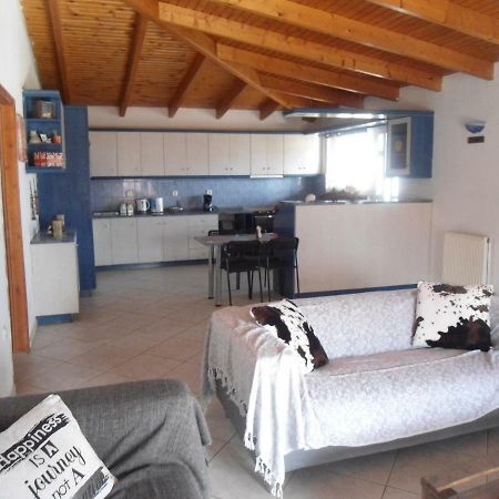 Sunny Apartment 15 Min From Airport And Sea Artémida Eksteriør bilde