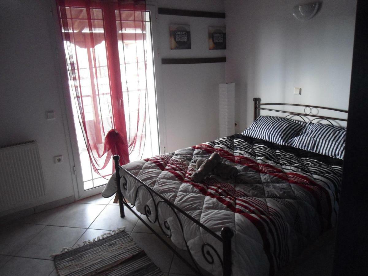 Sunny Apartment 15 Min From Airport And Sea Artémida Eksteriør bilde